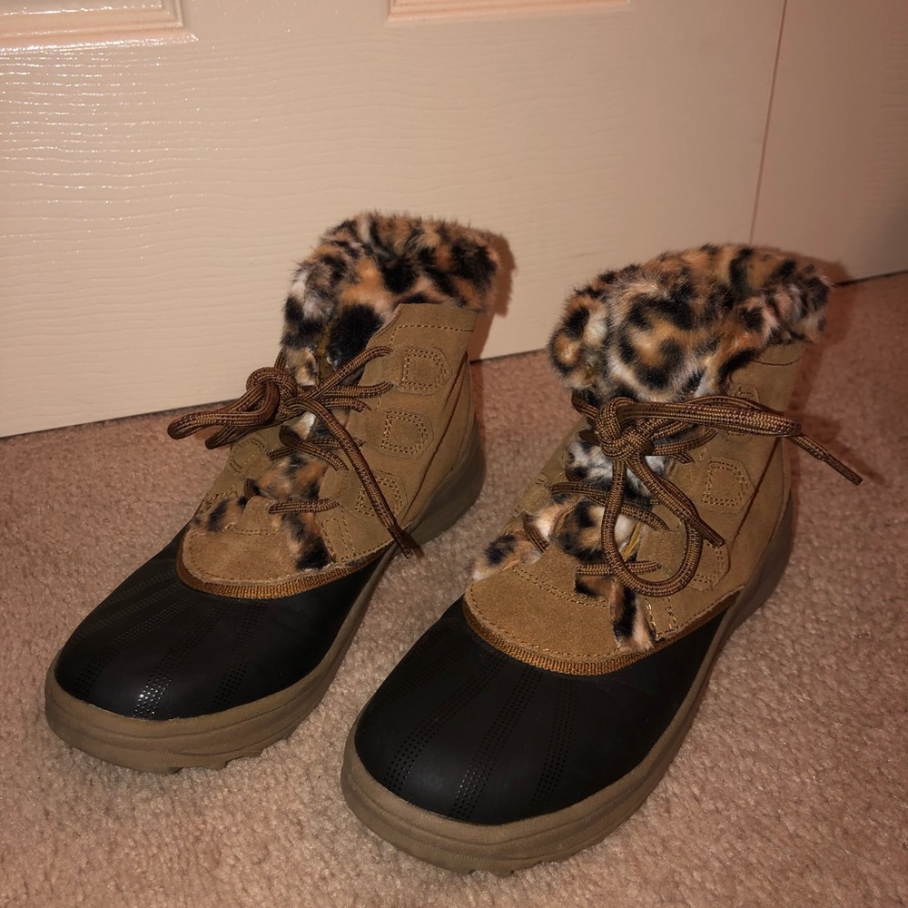 Baretraps winter duck boots, leopard fur-lined